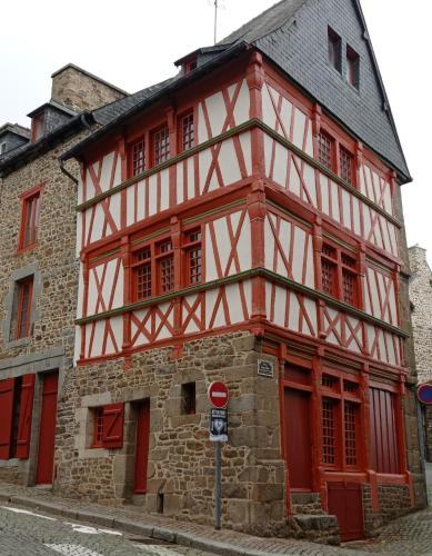 Hostel du lapin blanc - Hôtel - Saint-Brieuc