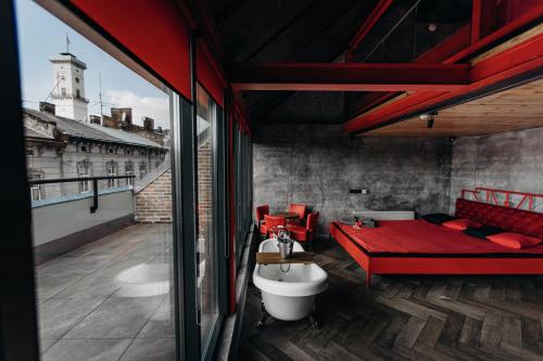 King Suite with Balcony 14