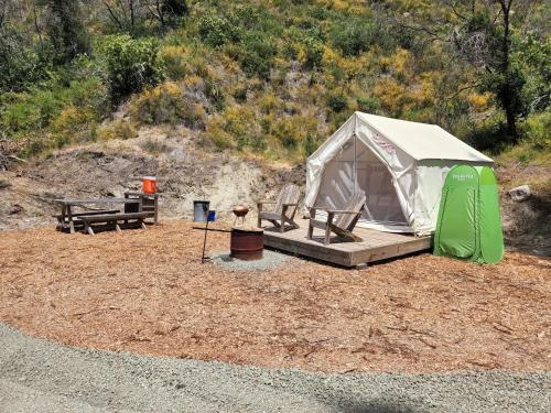 Tentrr Signature Site - Mystic Mountain Redwood Grove Camp - image 6