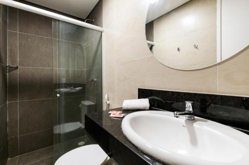 Standard Double Room image 6