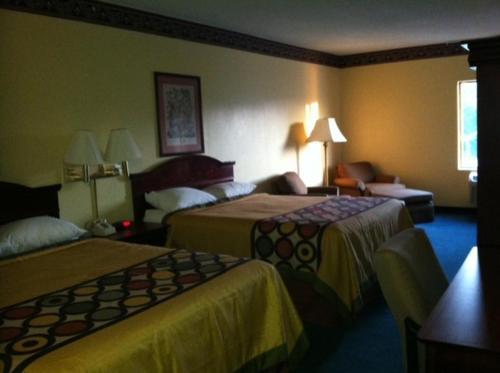 Super 8 By Wyndham Piedmont Greenville Area