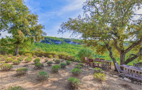 Amazing Home In Bonnieux With Outdoor Swimming Pool