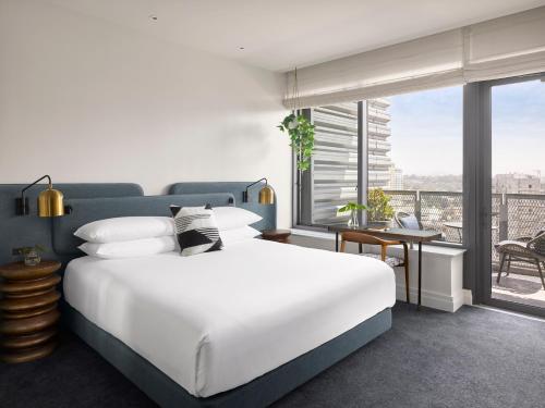 402747395 Alma San Diego Downtown, a Tribute Portfolio Hotel