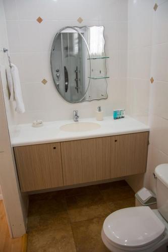 One-Bedroom Apartment image 9