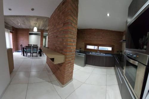 Casa amplia en ubicación tranquila de la ciudad (Casa amplia en ubicacion tranquila de la ciudad) in 바리오 알토 라 비나