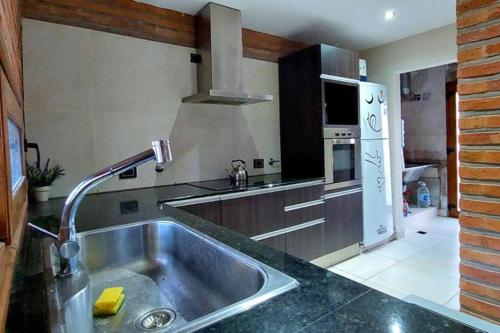 Casa amplia en ubicación tranquila de la ciudad (Casa amplia en ubicacion tranquila de la ciudad) in 바리오 알토 라 비나