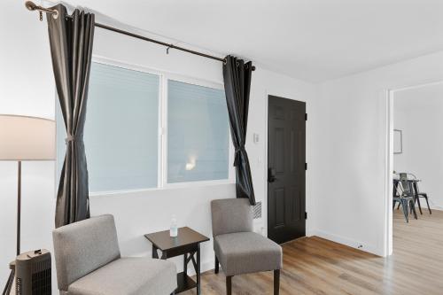 Silver Sands Motel - image 12