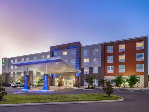 Holiday Inn Express & Suites Ruskin, An Ihg Hotel