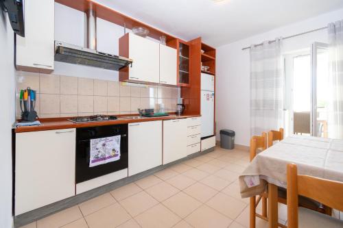 Apartment Mandre 4093a - image 4