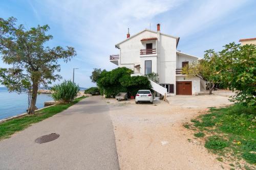 Apartment Mandre 4101a - image 9