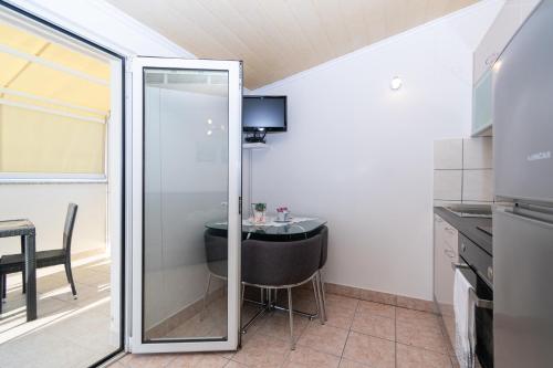 Apartment Mandre 4093b - image 12