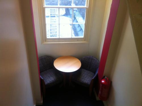 Colliers Hotel - image 2