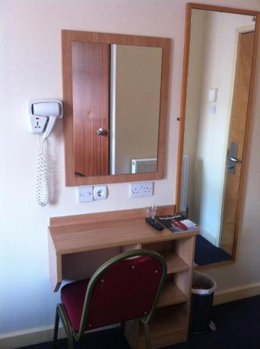 Colliers Hotel - image 3
