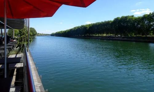 Appartement au bord de seine