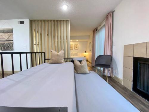 Main Suiteking Bedselfcheckin1stfloornrg in Houston, USA