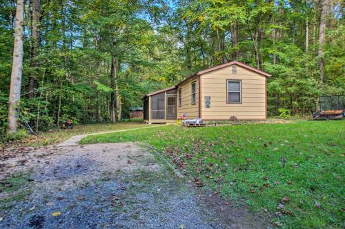 Quaint Hinton Hideaway - Hunt and Fish Nearby! in 웨스트 해리슨버그