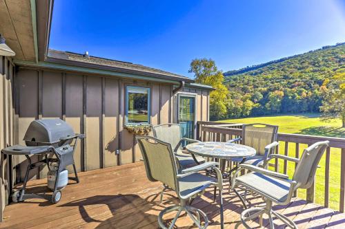 Lovely Flat Rock Cabin from 1905 with Fireplace in Rising Fawn, USA