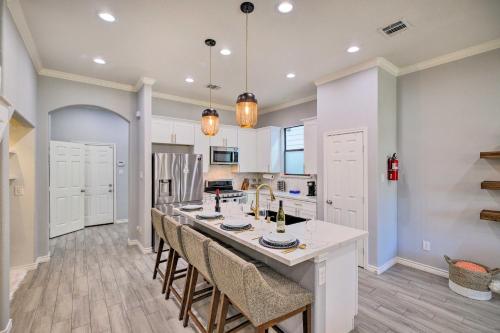 Modern Houston Townhome - 3 Mi to Downtown! in Houston, USA