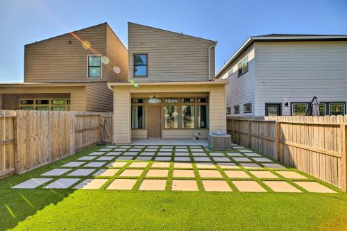 Modern Houston Townhome - 3 Mi to Downtown! in Houston, USA