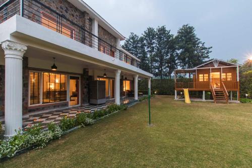 StayVista at Banyan Abode 6BR Pet Friendly Villa With Pool at Manesar