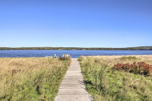 Sunny Stockton Springs Home Less Than 1 Mi to Beach!