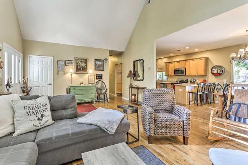 Pet-Friendly Grand Pine Bush Retreat on 2 Acres! in Pine Bush, USA