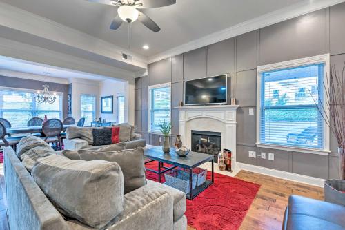 Beautiful Atlanta Home Less Than 14 Mi to Downtown! in Atlanta, USA