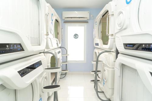 Miko Rooms & Capsules hotel – Surabaya, IL