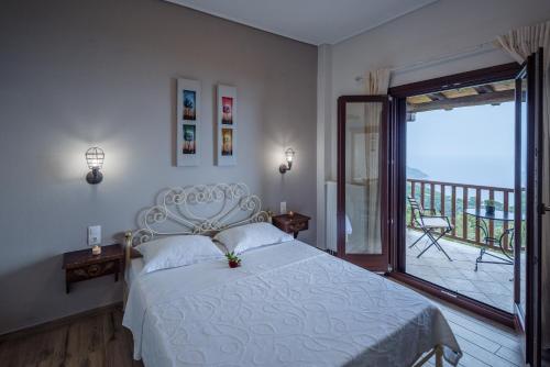 Double Room with Sea View and Balcony