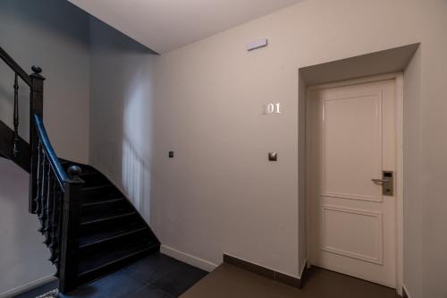 Plaka Arch Suites - main image