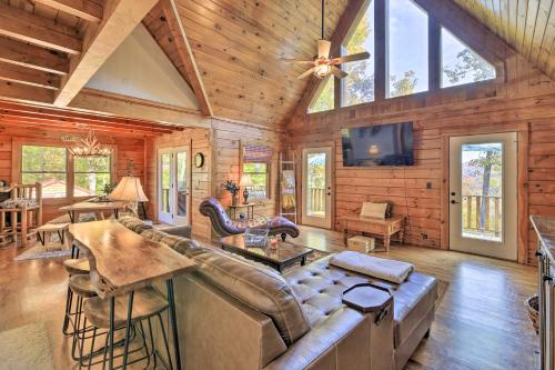 Spacious Mouth of Wilson Cabin Near New River in Independence, USA