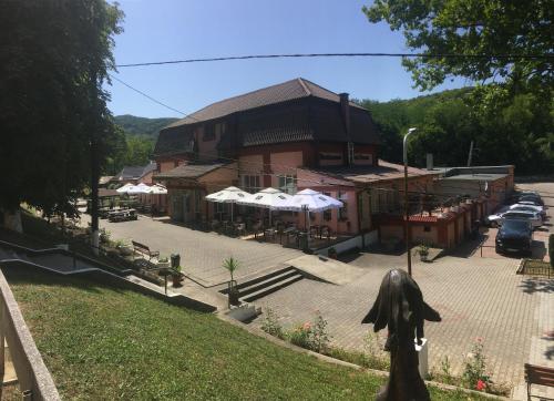 Hotel Dobsi