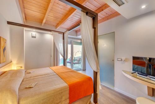 Nissaki Beach Hotel - main image