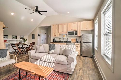 B&B Crozet - Bright Crozet Apartment with Mountain Views! - Bed and Breakfast Crozet