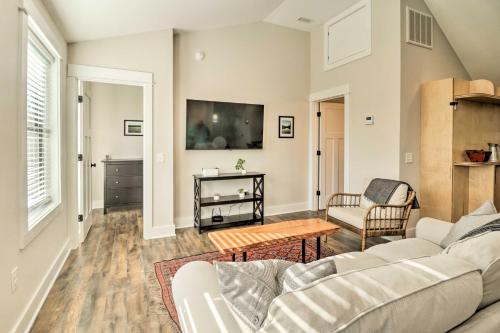 Bright Crozet Apartment with Mountain Views! in Crozet, USA