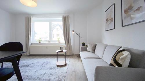 MILPAU Gladbeck 1 - Modernes und zentrales Premium-Apartment mit Privatparkplatz, Queensize-Bett, Netflix, Nespresso und Smart-TV