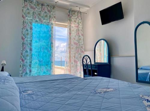 Standard Triple Room with Sea View