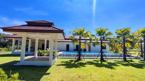 Isan Golf & Adventure Hotel