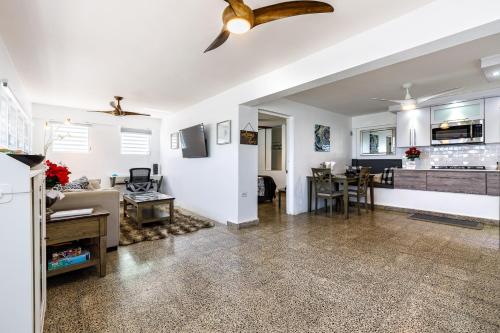 Faciliteiten, Lucky Luquillo Solar El Yunque & Beach Retreat - 360 Ocean & Rainforest Views in Luquillo