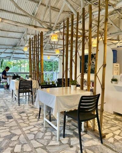 Restaurant, The Three P Beach Resort & Dive Center in Romblon