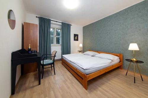 1 queen bed