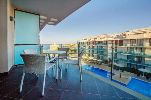 Aparthotel Ferrer Skyline - image 13