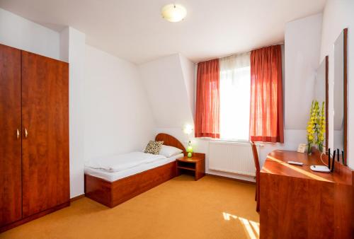 Hotel Boss - image 3