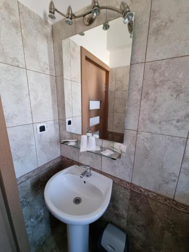 Motel Via Targu Mures - image 14