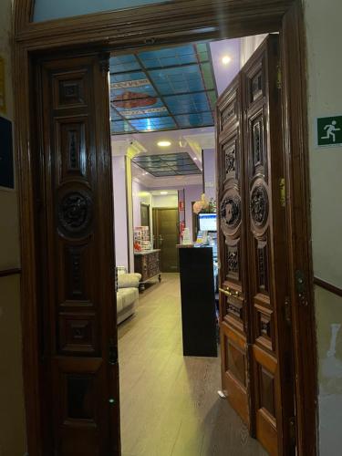 โอสตัล โกราซอน เด มาดริด (Hostal Corazon de Madrid) near พิพิธภัณฑ์โบราณคดีแห่งชาติสเปน