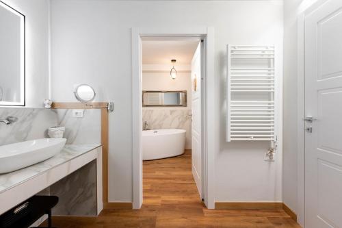 Guicciardini Apartment - image 2