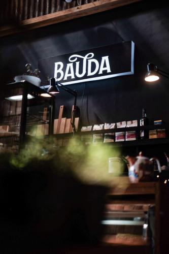 Hotel & Café Bauda