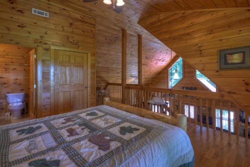 Bear Ridge Hideaway- Secluded Mtn View