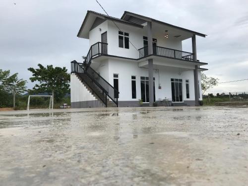 Rumah Sawah Homestay Pasir Puteh in Pasir Putih
