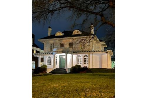 Grand Old White Capitol Executive Suite